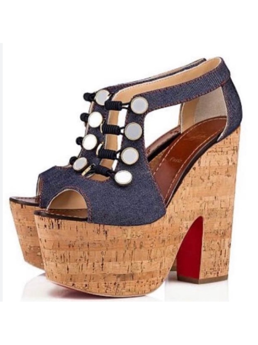 Christian Louboutin
Ordonanette denim heels
RETAIL 995 - Picture 2 of 11